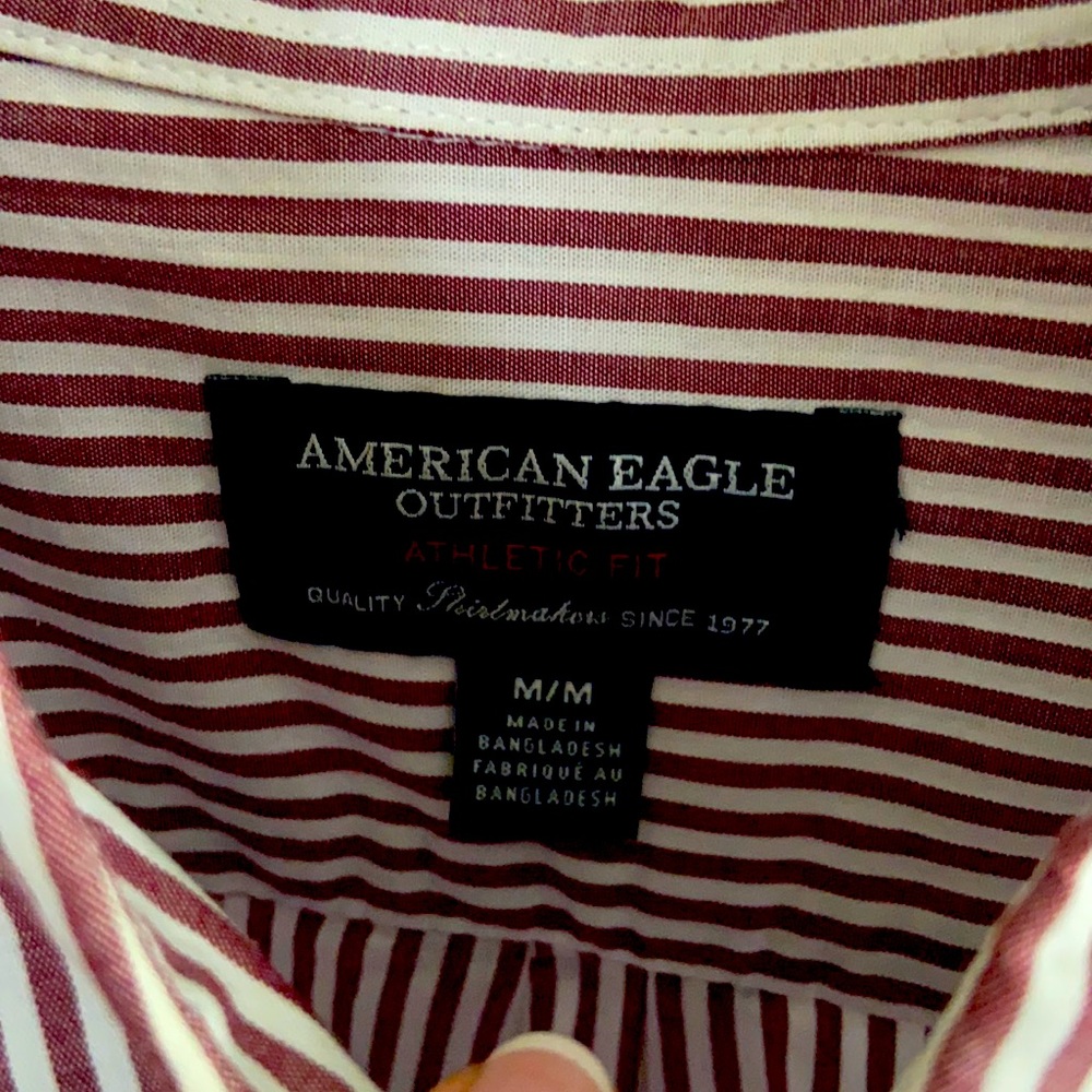 American eagle size m maroon and white strip - Picture 1 of 2